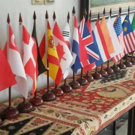Bangka Bed And Breakfast Джакарта Екстер'єр фото