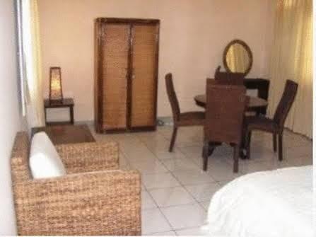 Bangka Bed And Breakfast Джакарта Екстер'єр фото