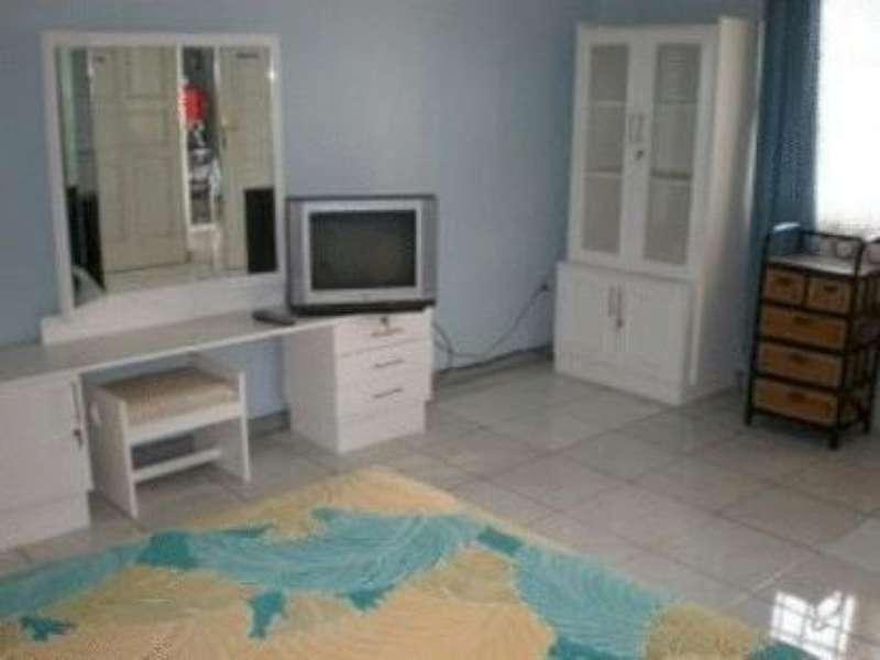 Bangka Bed And Breakfast Джакарта Екстер'єр фото